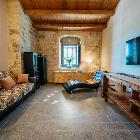 Isulatravel - Torre Molino With Heated Pool Villa